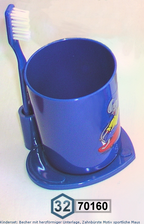 Kinderset bestehend aus Becher mit herzf&ouml;rmiger Unterlage und Zahnb&uuml;rste Motiv sportliche Maus